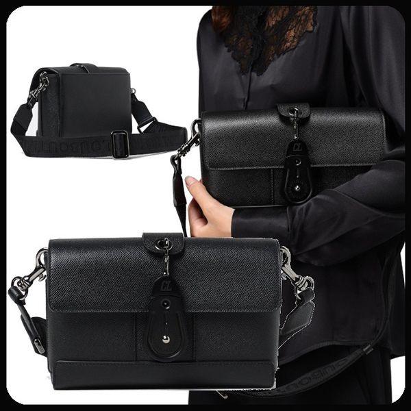 激安ルブタン Groovy クロスボディバッグ コピー 3245105B260