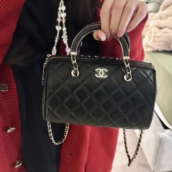 ◎スケルトンなハンドル◎シャネル ショルダーバッグ パロディ AP4411