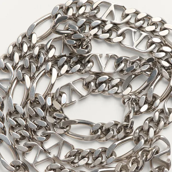 激安価格！ヴァレンティノ Vロゴ シグネチャー メタル ネックレス YJ0S83MET