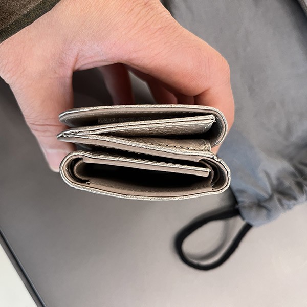 バレンシアガ 765467 MONACO ミニウォレット 偽物 三つ折り 765467 2AA1N 9706