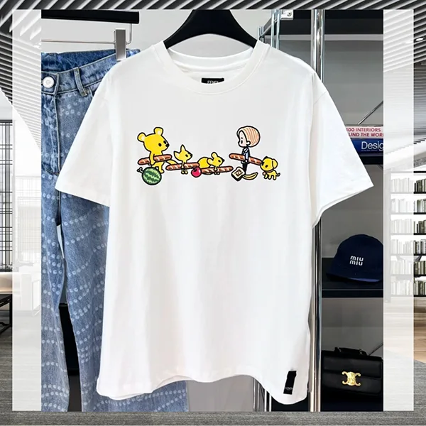 高級ブランド《コラボアイテム》【フェンディ】Silvia and The Baguette Tシャツ 偽物