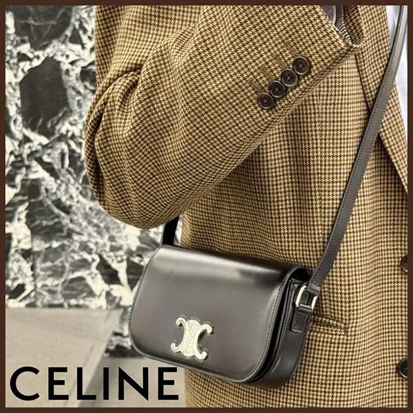 セリーヌ スモール クロスボディバッグ 偽物 トリオンフ 117893BF4