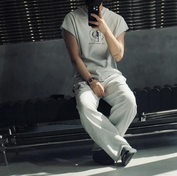 登坂広臣が着用 パテックフィリップスーパーコピー アクアノート トラベルタイム 5164R-001