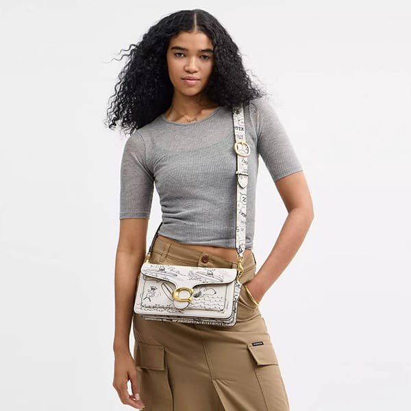 すぐ届スヌーピー限定コラボ【コーチ】タビーショルダーバッグ26 CCB04