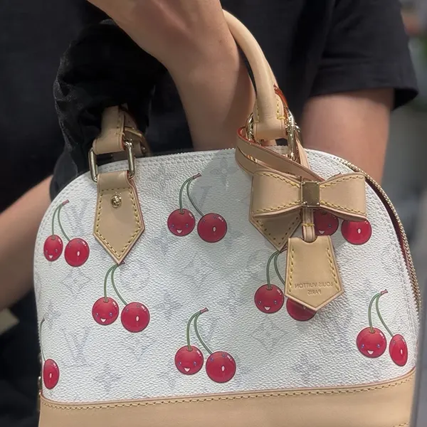 人気アイコンも注目ルイヴィトン 村上隆コラボ アルマ BB ハンドバッグ M14234