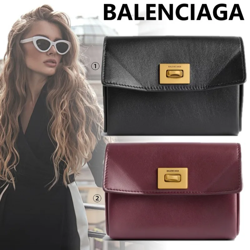 【セールで奇跡の入荷！】バレンシアガ レプリカ Rodeo フラップカードホルダー 財布 2色 blsj88847754