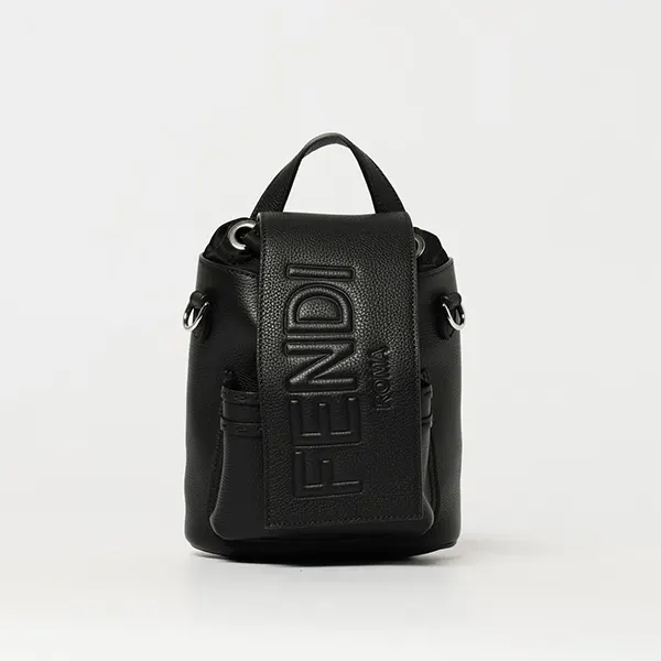 フェンディ Romaレザー フェンディ ストライク ミニ 7VZ086AMACF0GXN