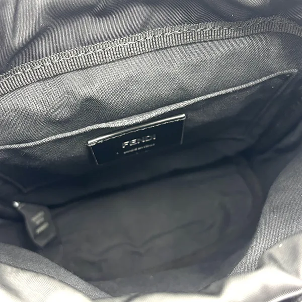 フェンディ Roma 偽物 レザー フェンディ ストライク ミニ 7VZ086AMACF0GXN