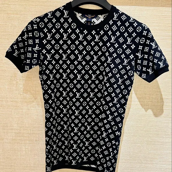 【大人カジュアル】ルイヴィトン モノグラム ニット Tシャツ コピー 1AGPOH