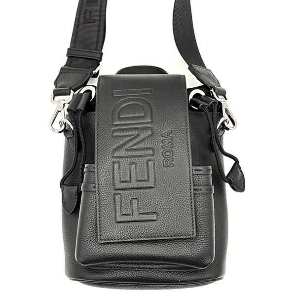 フェンディ Roma 偽物 レザー フェンディ ストライク ミニ 7VZ086AMACF0GXN