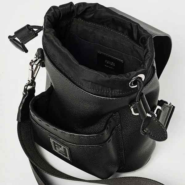 フェンディ Roma 偽物 レザー フェンディ ストライク ミニ 7VZ086AMACF0GXN