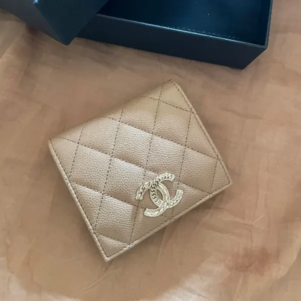 シャネル シンプル折りたたみ財布 コピー AP4487 B20066 NAGEP