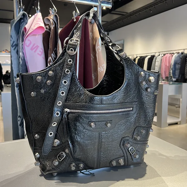 【バレンシアガ パチモン】最終セール LE CAGOLE トート COOL 7599521VG9Y1000