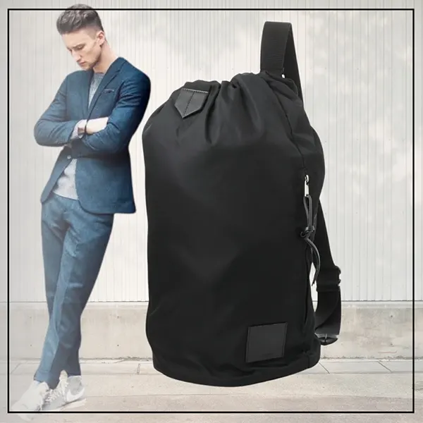 ジルサンダー クロスボディドローストリングバッグ J26WG0018