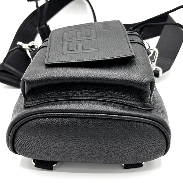 フェンディ Roma 偽物 レザー フェンディ ストライク ミニ 7VZ086AMACF0GXN