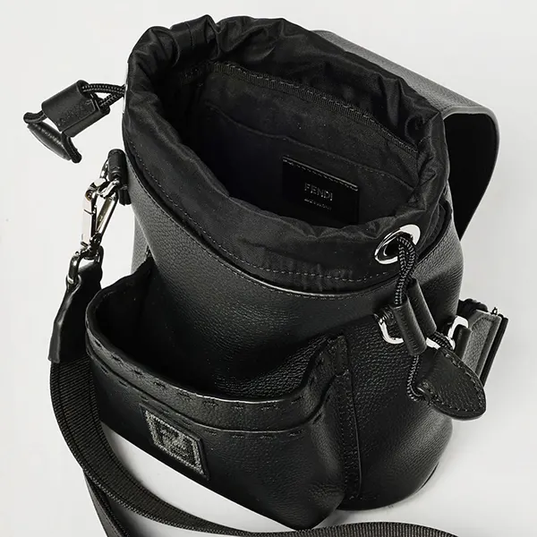 フェンディ Romaレザー フェンディ ストライク ミニ 7VZ086AMACF0GXN