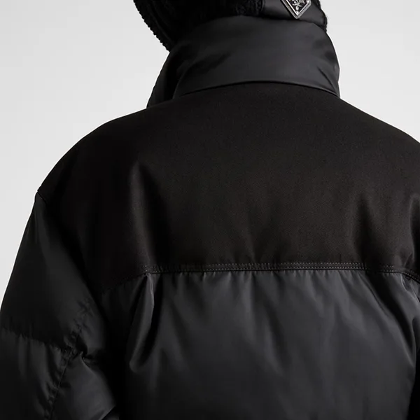 プラダ クロップド 偽物★Re-Nylon ダウンジャケット★全色 SGC584