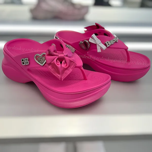 コピー品限定コラボ！バレンシアガ CROCS トング 偽物 JIBBITZ