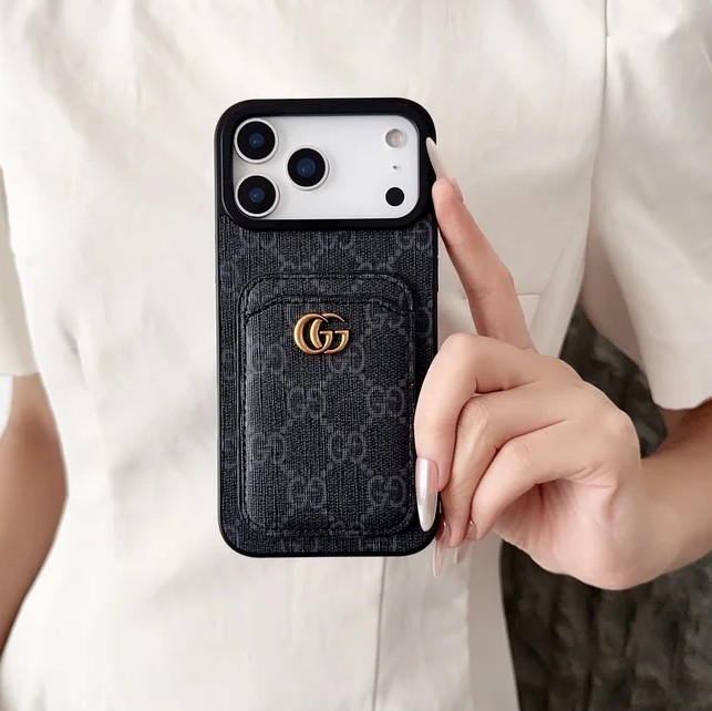 グッチ コピー iphone17 promax/17携帯ケース GGスプリーム 背面 カード収納 メタル ダブルＧロゴ 2色 25091001