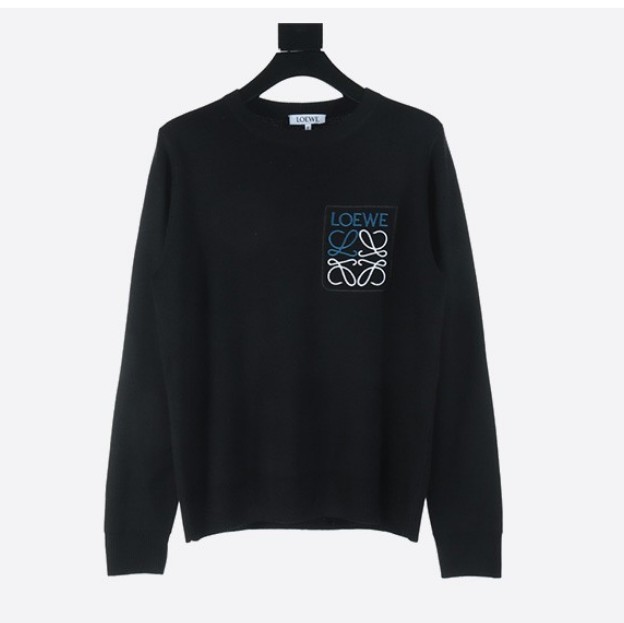 ロエベ スーパーコピー ポケットロゴ刺繍クルーネックセーター 25093001