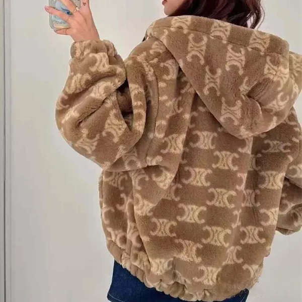 ＜最新で絶対欲しい>★セリーヌ★フードジャケット 偽物/ トリオンフ ウール & ファー 2Y78G602T.18NK