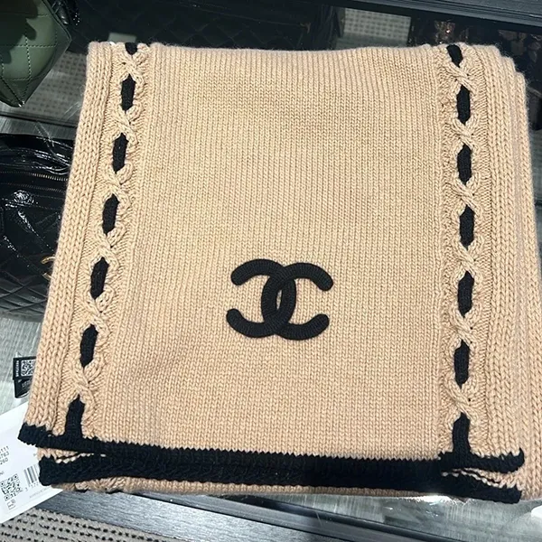 最新でオシャレ25A プレゼントにも人気 シャネル CCロゴ ストール マフラー コピー AAB111 B20763 U1258