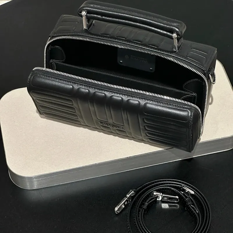 並行輸入品 リモワ レザー 2WAY グルーヴ クロスボディバッグ スモール 5色 rmw521414