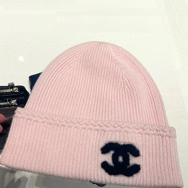 人気で可愛い☆【黒/ピンクバイカラー♡】シャネル ニット帽 ビーニー 偽物 AAB254