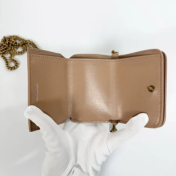 最安値挑戦【国内即発】バレンシアガ コピー/CASH クロコ チェーン付き三つ折り財布 6181451LRRM4623