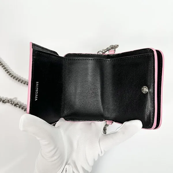 最安値挑戦【国内即発】バレンシアガ コピー/CASH クロコ チェーン付き三つ折り財布 6181451LRRM4623