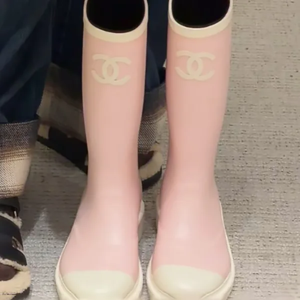 【雨の日もお洒落に♪】シャネル レインラバーブーツ 偽物 cc2511112