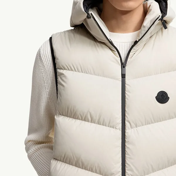 【モンクレール★25SS】GUERSAC◆ダウンジレ K20911A00042597YD