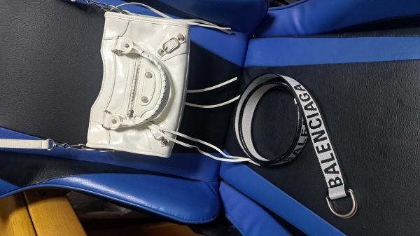 セール新作バレンシアガ D RING ベルト 偽物 3.5 cm メンズ 4色 アンティーク調 703137210AA